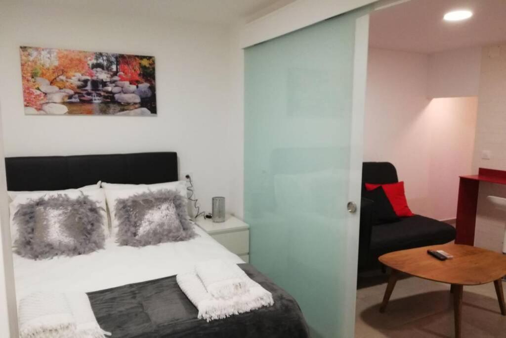 M1 Cool Loft 1 Min Walk To Metro 15 Min Center By Metro Apartamento Esplugues de Llobregat Exterior foto