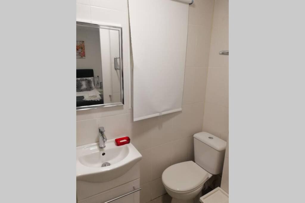 M1 Cool Loft 1 Min Walk To Metro 15 Min Center By Metro Apartamento Esplugues de Llobregat Exterior foto