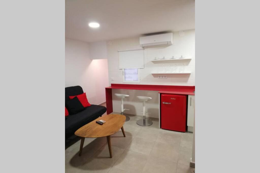 M1 Cool Loft 1 Min Walk To Metro 15 Min Center By Metro Apartamento Esplugues de Llobregat Exterior foto